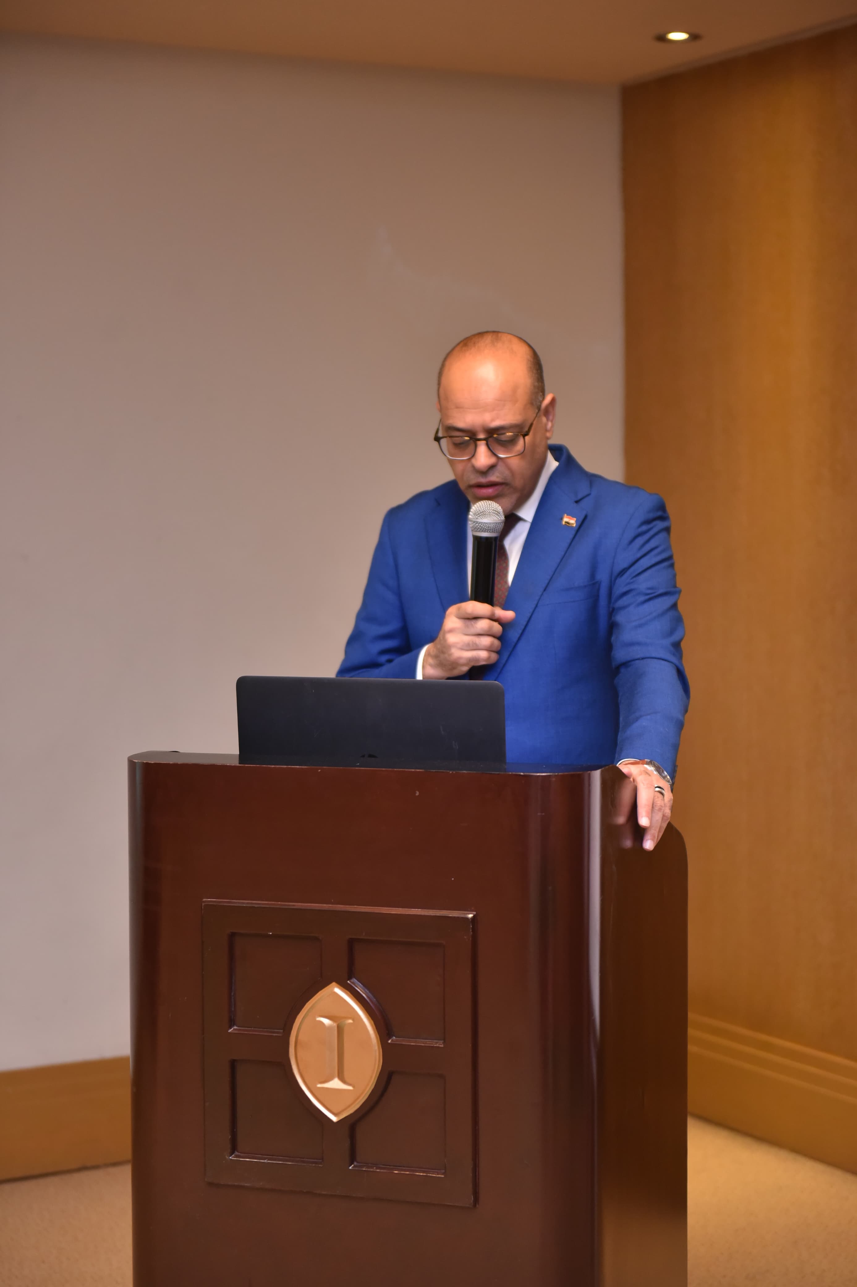وزير العمل محمد جبران
